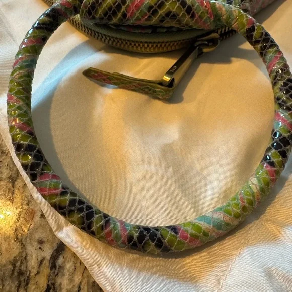 Hobo Sable Wristlet - Printed Leather Snakeskin pattern - Picture 4 of 5